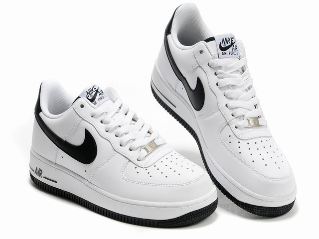 air force 1 noir et blanche homme