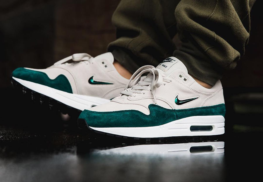 air max 1 jewel wolf grey
