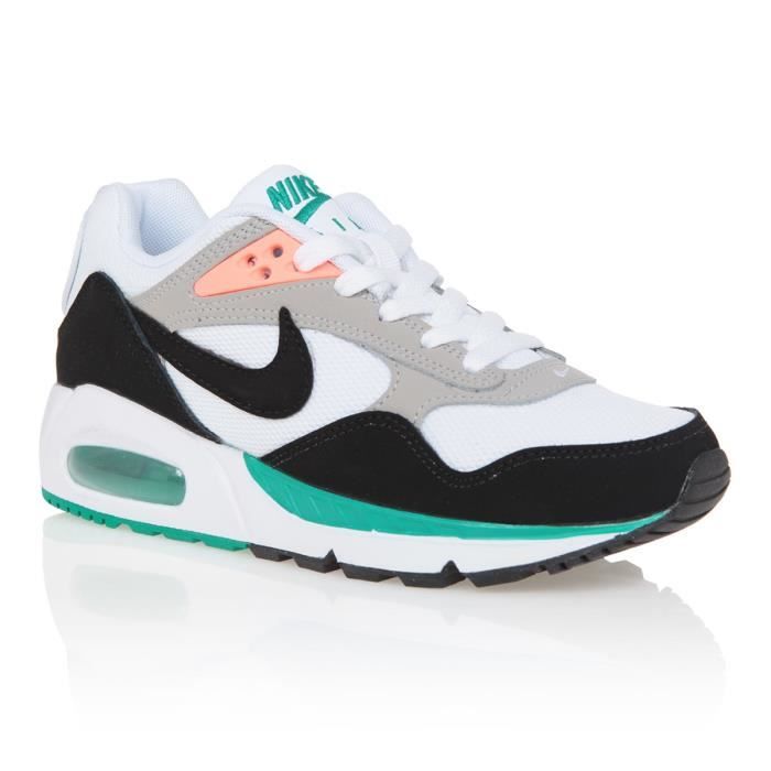 chaussure blanche et verte