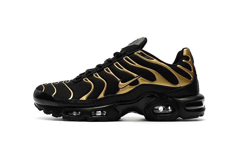tn requin noir et jaune